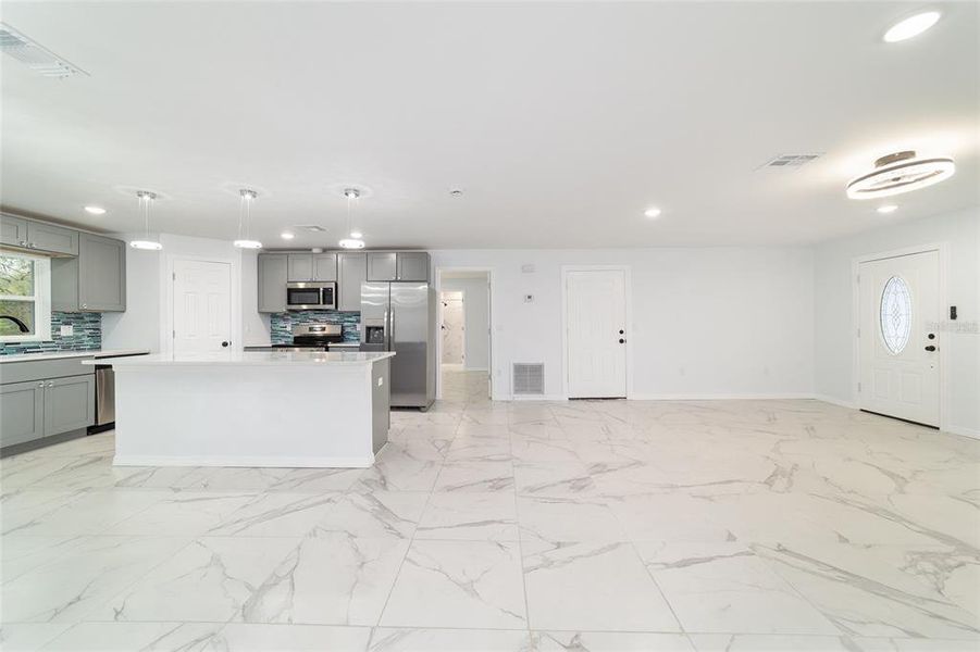 Spacious, unfurnished interior of a new home in , Dunnellon (Image 31). Spacious, unfurnished interior of a new home in , Dunnellon (Image 31).