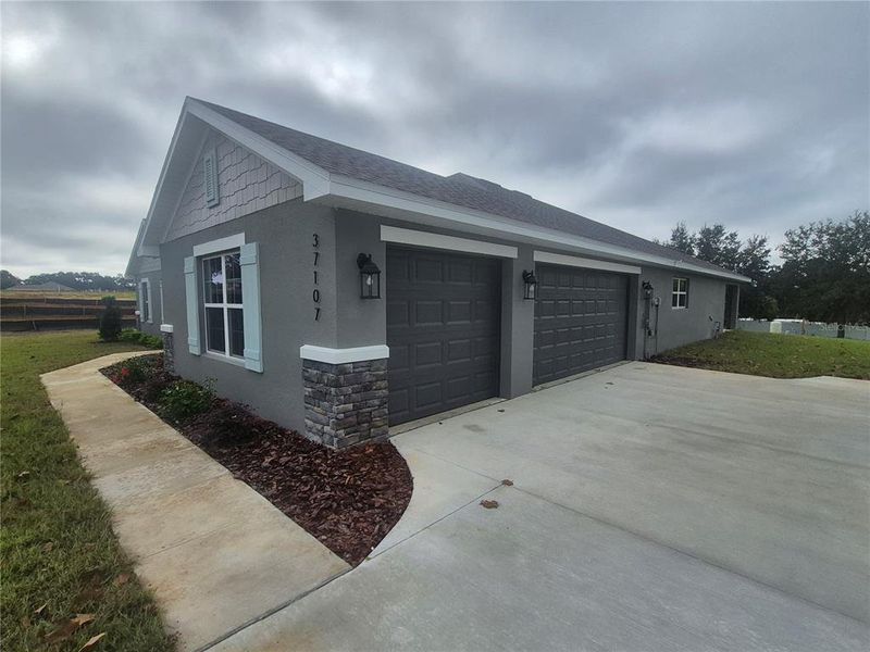 Exterior details and patio area of a home in Hill Country Estates, Dade City (Image 22). Exterior details and patio area of a home in Hill Country Estates, Dade City (Image 22).