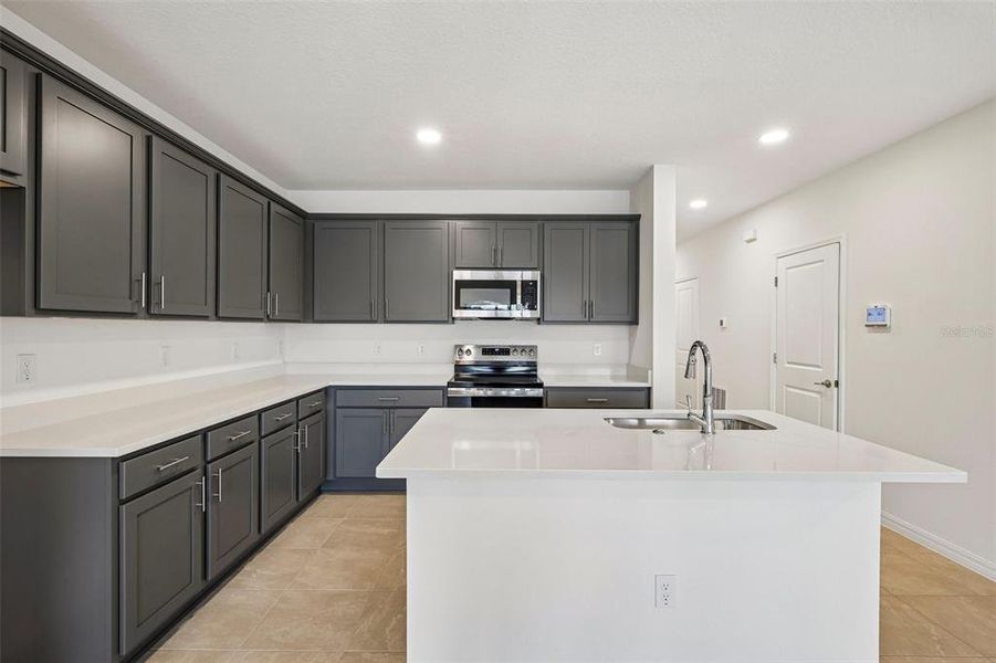 Furnished interior view inside a new home in Twin Oaks, Zephyrhills (Image 8). Furnished interior view inside a new home in Twin Oaks, Zephyrhills (Image 8).