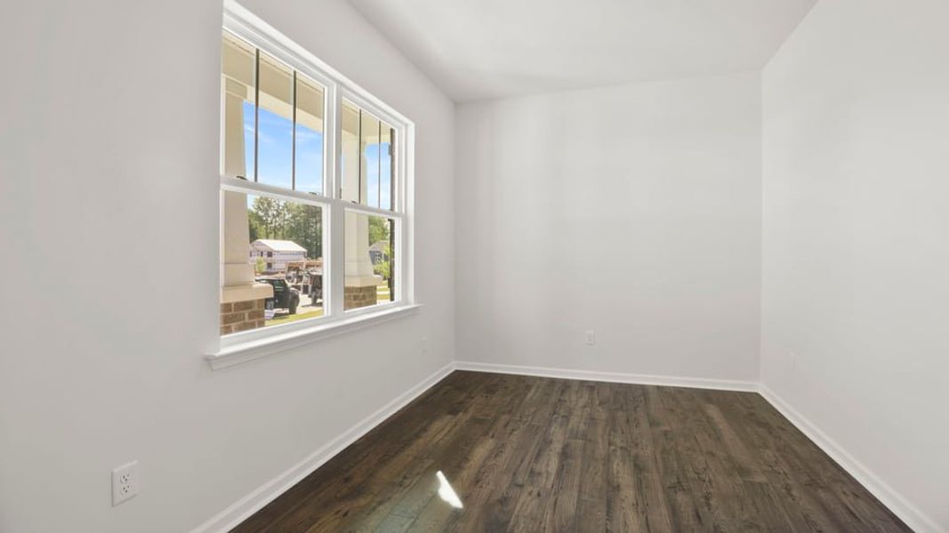 Spacious, unfurnished interior of a new home in Baxter Village, Boiling Springs (Image 18).