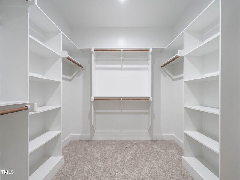 027-1280x960-primary-closet