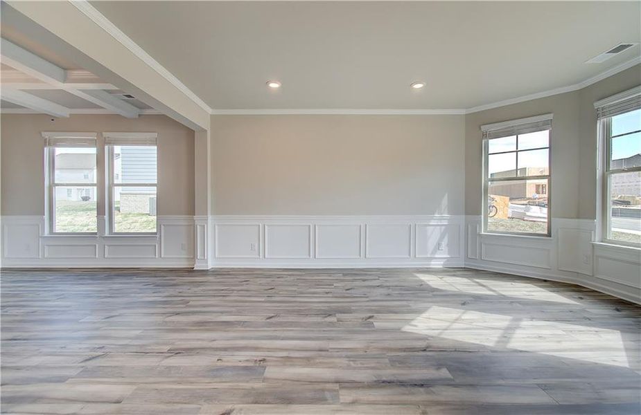 Spacious, unfurnished interior of a new home in Berkeley Lakes, Locust Grove (Image 21).
