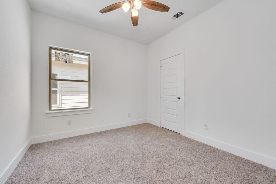 Spacious, unfurnished interior of a new home in , Dallas (Image 12).