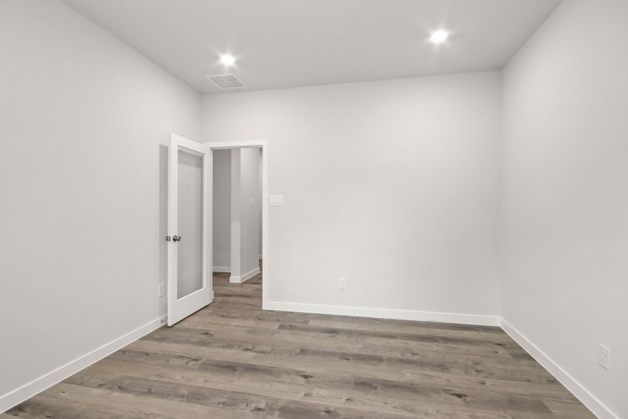 Spacious, unfurnished interior of a new home in Oakwood Ranch, Willis (Image 19).