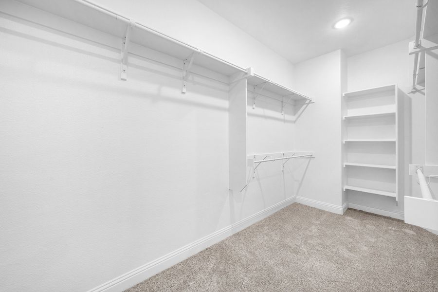 Spacious, unfurnished interior of a new home in Summerwood, Red Oak (Image 15).