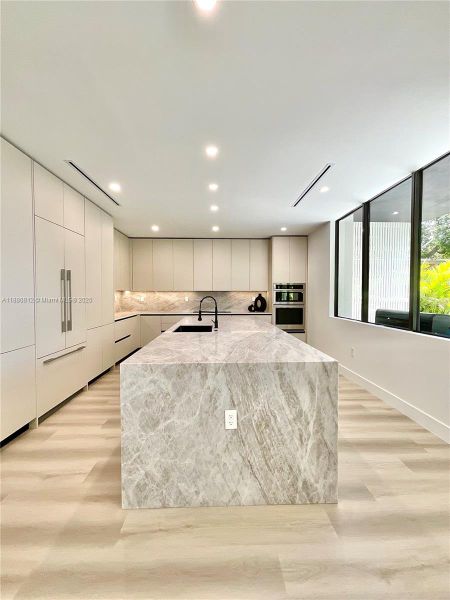 State-of-the-Art Kitchen State-of-the-Art Kitchen