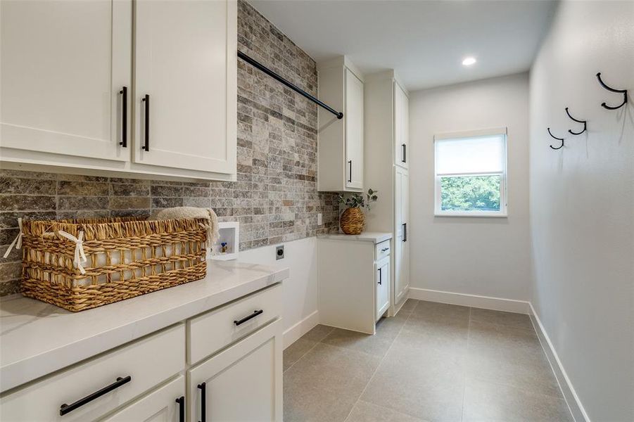 Furnished interior view inside a new home in , Dallas (Image 3).