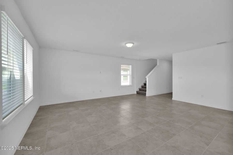 Spacious, unfurnished interior of a new home in Wells Landing, Jacksonville (Image 25).