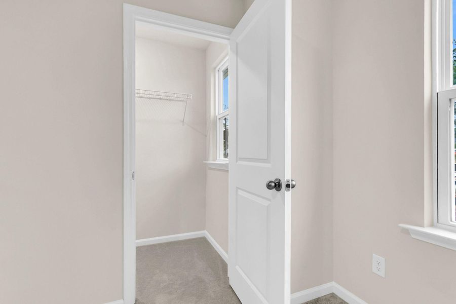 Spacious, unfurnished interior of a new home in , Summerville (Image 35).