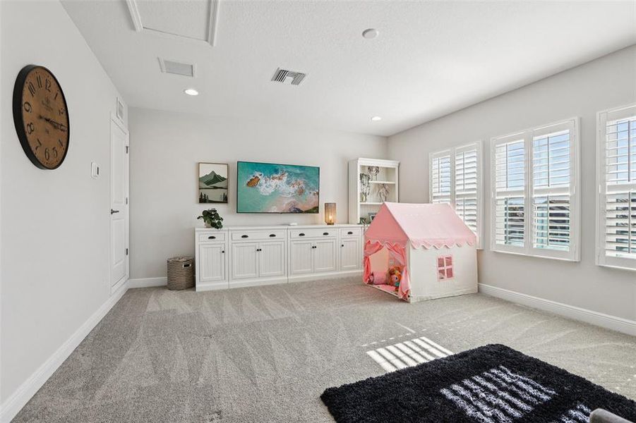 Furnished interior view inside a new home in , San Antonio (Image 9).