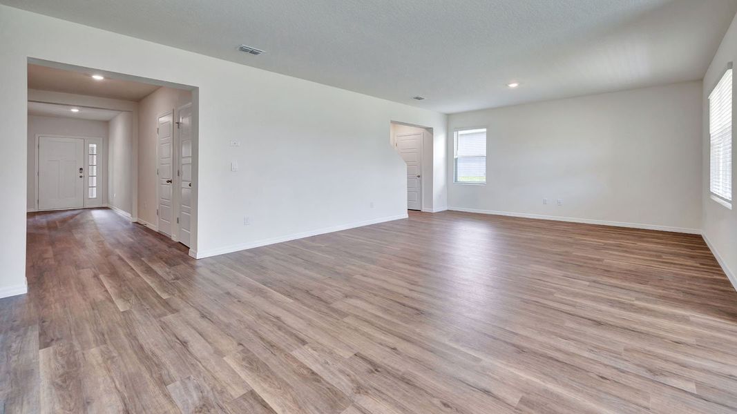 Spacious, unfurnished interior of a new home in Crosswinds, Haines City (Image 14). Spacious, unfurnished interior of a new home in Crosswinds, Haines City (Image 14).