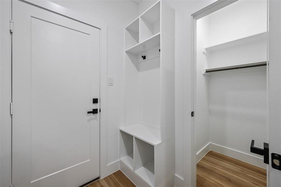 Furnished interior view inside a new home in , Dallas (Image 9).