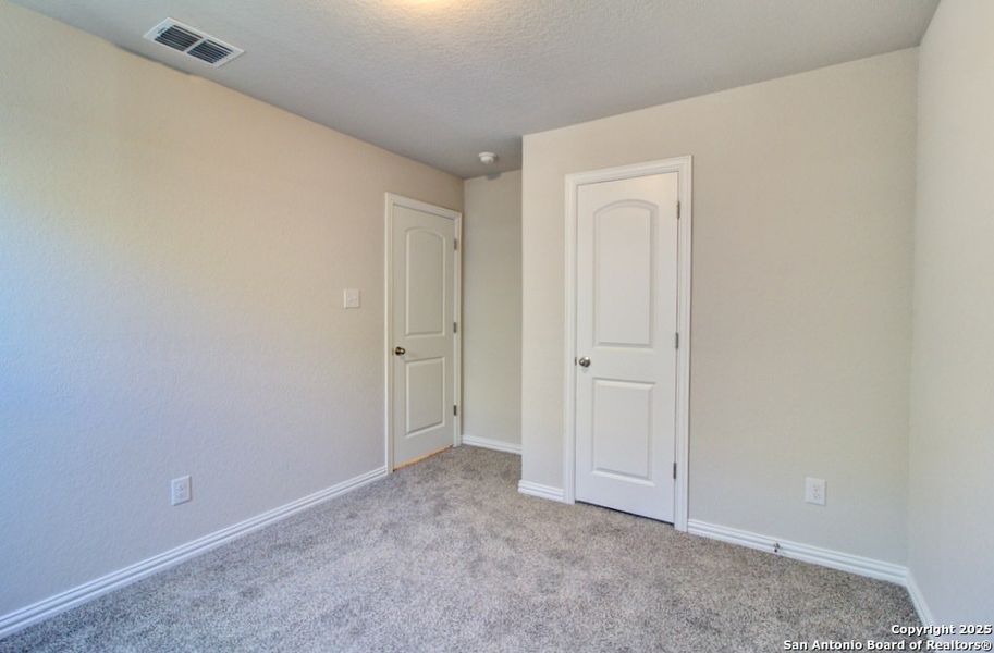 Spacious, unfurnished interior of a new home in Casinas at Gruene, New Braunfels (Image 19).