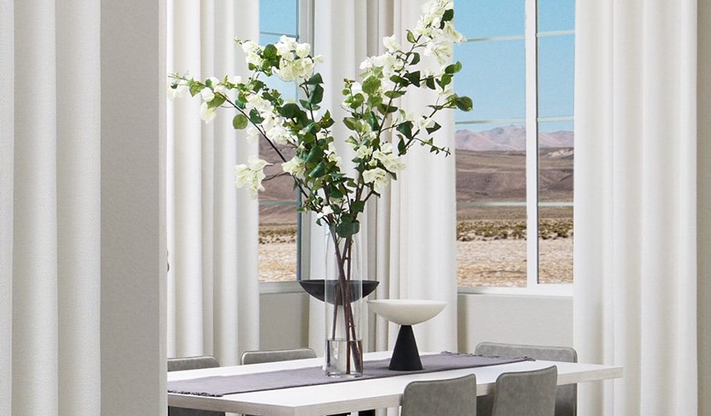 Chicago-P770-PHX Dining Area