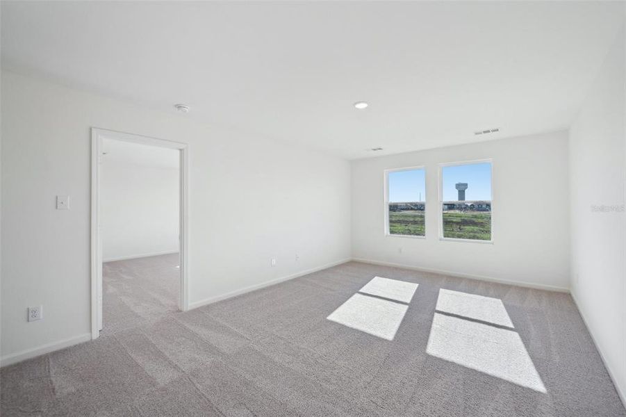 Spacious, unfurnished interior of a new home in Pelham Square, Deland (Image 37).
