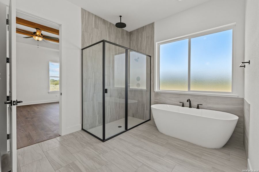 Furnished interior view inside a new home in , La Vernia (Image 6).
