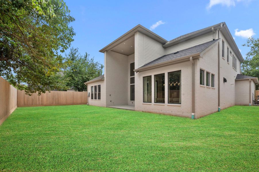 Exterior details and patio area of a home in , Houston (Image 25). Exterior details and patio area of a home in , Houston (Image 25).