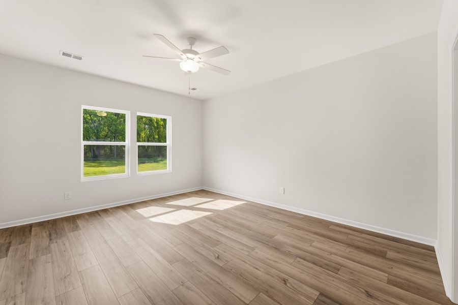 Spacious, unfurnished interior of a new home in Radley Place, Chesnee (Image 19).
