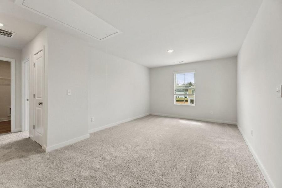 Spacious, unfurnished interior of a new home in Reserve at Gum Springs, Jefferson (Image 15).