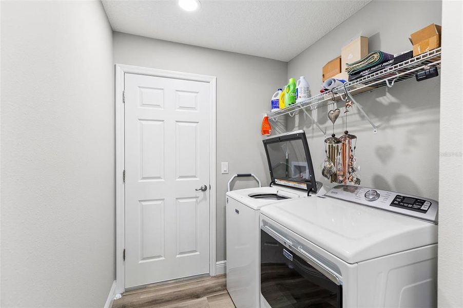 Furnished interior view inside a new home in , Dunnellon (Image 12).