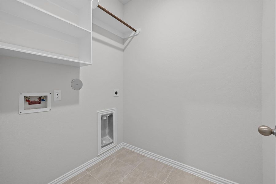 Spacious, unfurnished interior of a new home in The Woodlands Hills, Willis (Image 24).