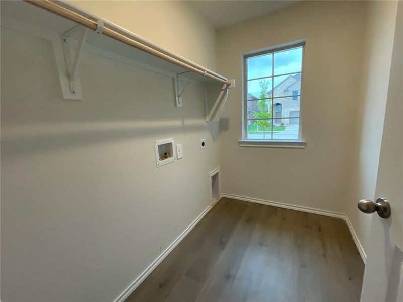 Spacious, unfurnished interior of a new home in Elevon, Lavon (Image 9).