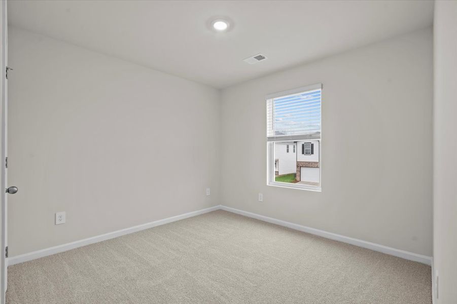 Spacious, unfurnished interior of a new home in Pleasant Brook, Piedmont (Image 19).