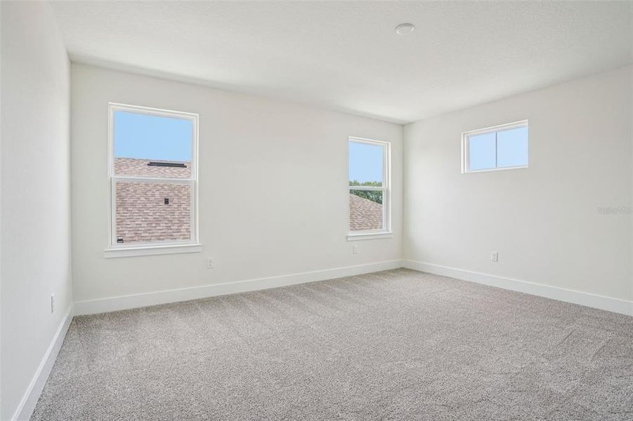 Spacious, unfurnished interior of a new home in Trailside, Mount Dora (Image 20).