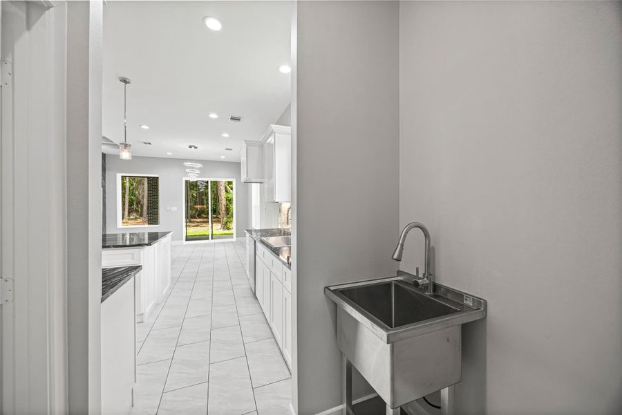 Furnished interior view inside a new home in , Splendora (Image 6).