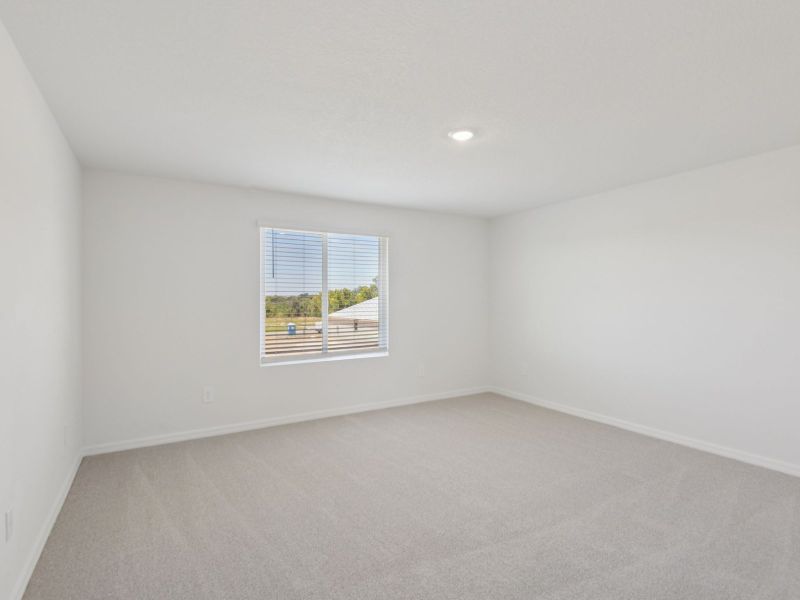 Spacious, unfurnished interior of a new home in Hilltop Vistas, Dade City (Image 18).