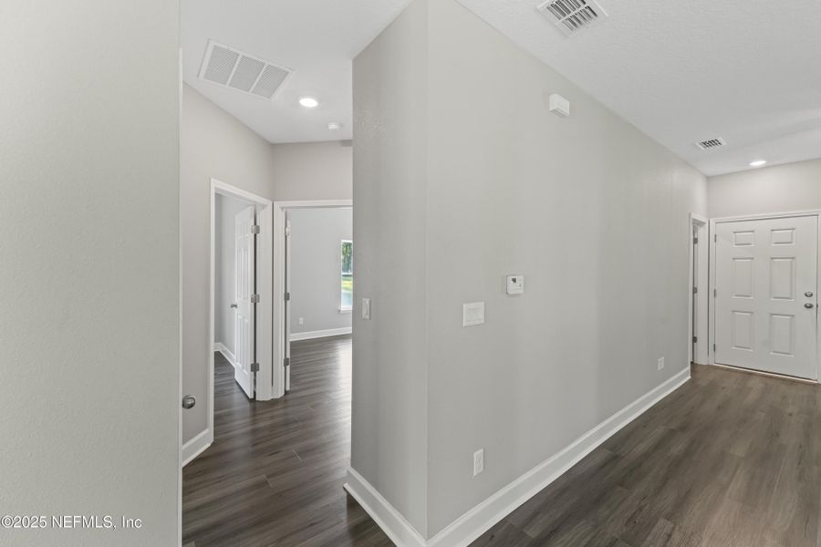 Spacious, unfurnished interior of a new home in , Jacksonville (Image 21).