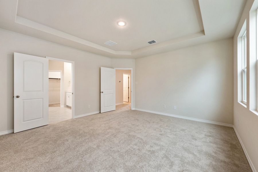Spacious, unfurnished interior of a new home in The Cottages at Lariat, Liberty Hill (Image 40).