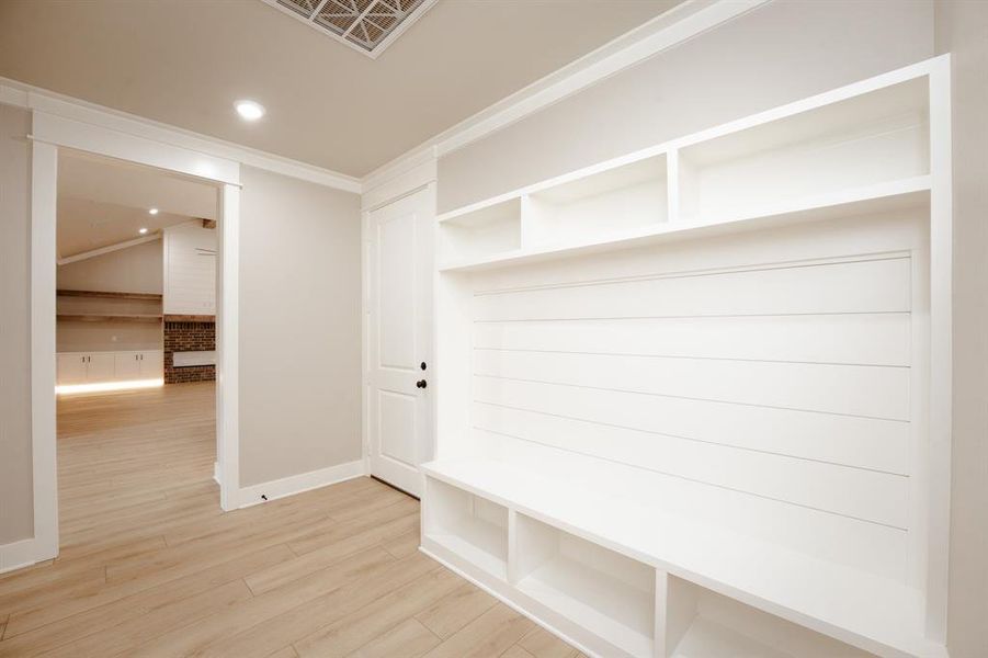 Spacious, unfurnished interior of a new home in , Tyler (Image 27).