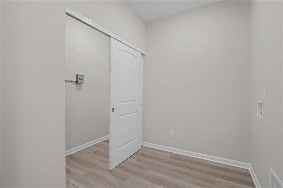 Spacious, unfurnished interior of a new home in Easton Park, Dallas (Image 23).