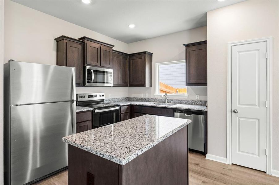 Furnished interior view inside a new home in College Park, Dallas (Image 6).