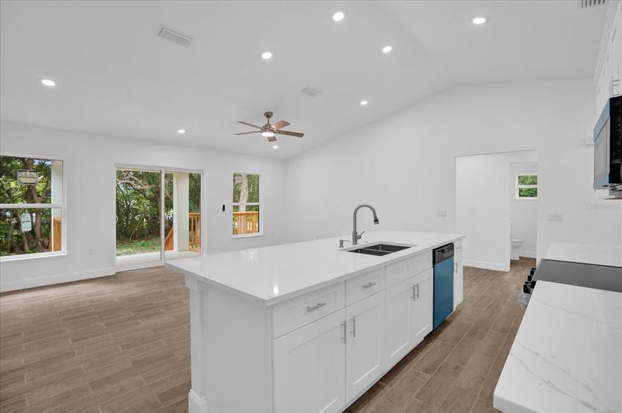 Kitchen living room area