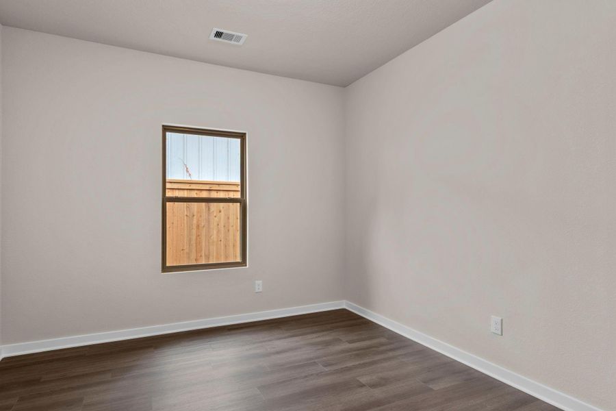 Spacious, unfurnished interior of a new home in Westridge Cove 40', Conroe (Image 16).