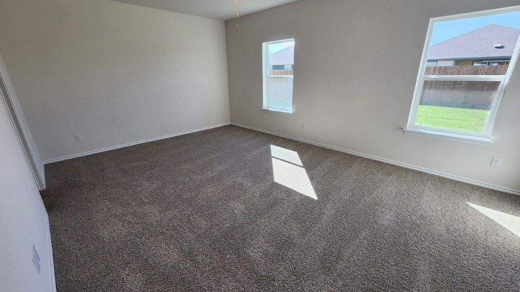 Spacious, unfurnished interior of a new home in Waverly Estates, Nevada (Image 8).
