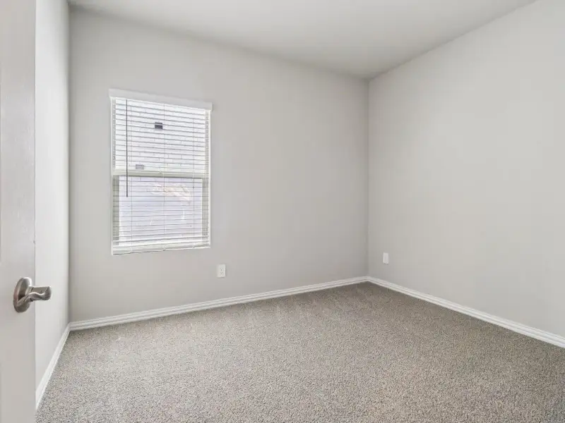 Spacious, unfurnished interior of a new home in Southridge, Princeton (Image 13).