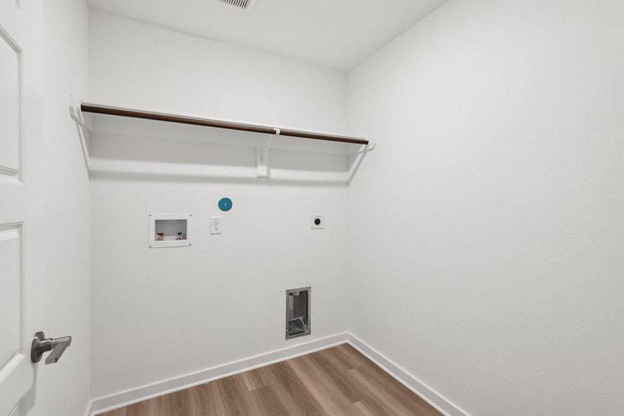 Spacious, unfurnished interior of a new home in Lago Mar, Santa Fe (Image 14). Spacious, unfurnished interior of a new home in Lago Mar, Santa Fe (Image 14).