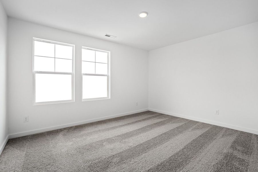 Spacious, unfurnished interior of a new home in Sage Farms, White House (Image 68).