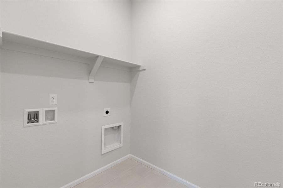 Spacious, unfurnished interior of a new home in The Manors Collection at Golden Overlook, Lakewood (Image 19).