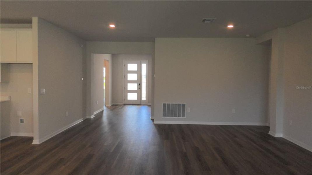 Spacious, unfurnished interior of a new home in Legacy Preserve, Parrish (Image 23). Spacious, unfurnished interior of a new home in Legacy Preserve, Parrish (Image 23).