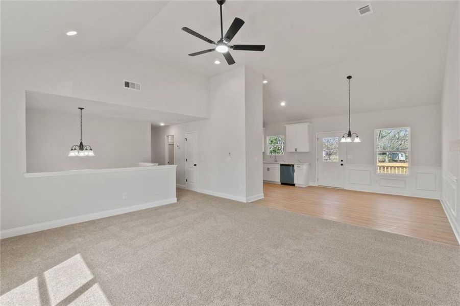 Spacious, unfurnished interior of a new home in , Alto (Image 15).