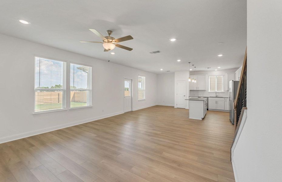 Spacious, unfurnished interior of a new home in Patterson Ranch, Georgetown (Image 28).