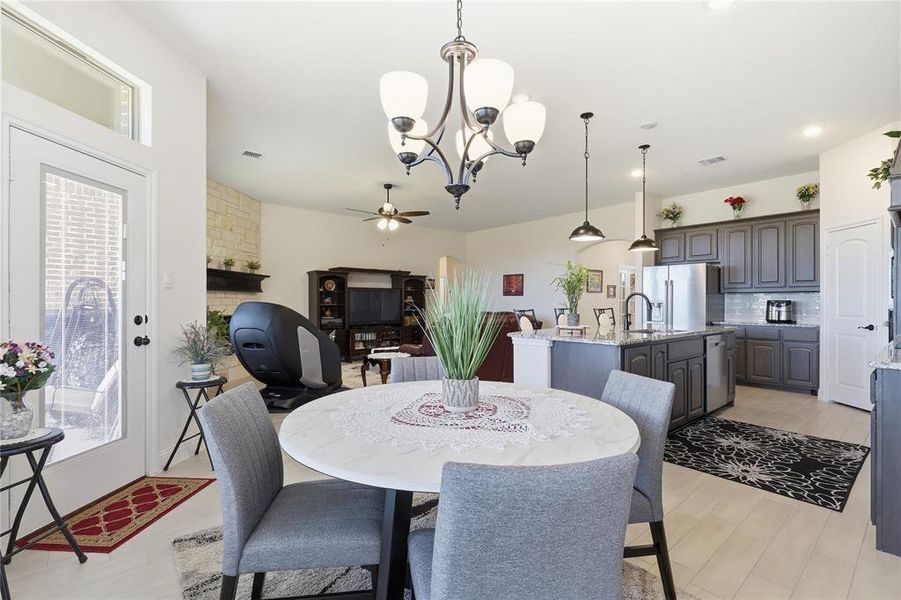 Furnished interior view inside a new home in Oak Hills, Burleson (Image 10).