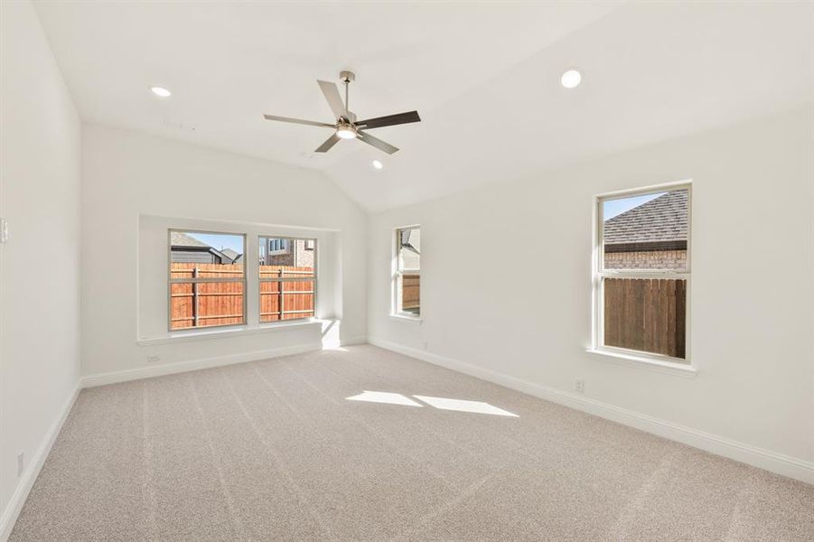 Spacious, unfurnished interior of a new home in Country Lakes, Denton (Image 24).