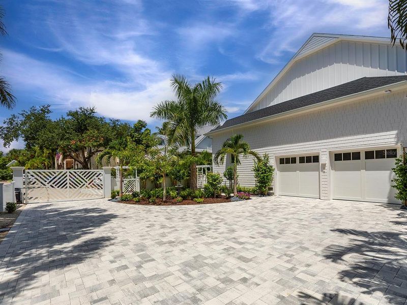 Exterior details and patio area of a home in , Sarasota (Image 3).