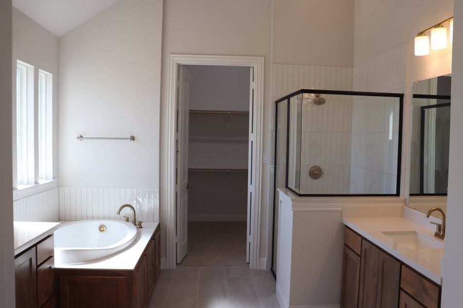 Furnished interior view inside a new home in Bull Hide Estates, Hewitt (Image 8).