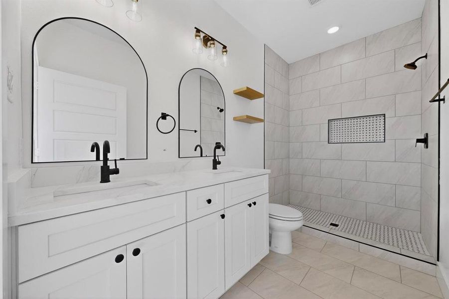 Furnished interior view inside a new home in , Denison (Image 9).